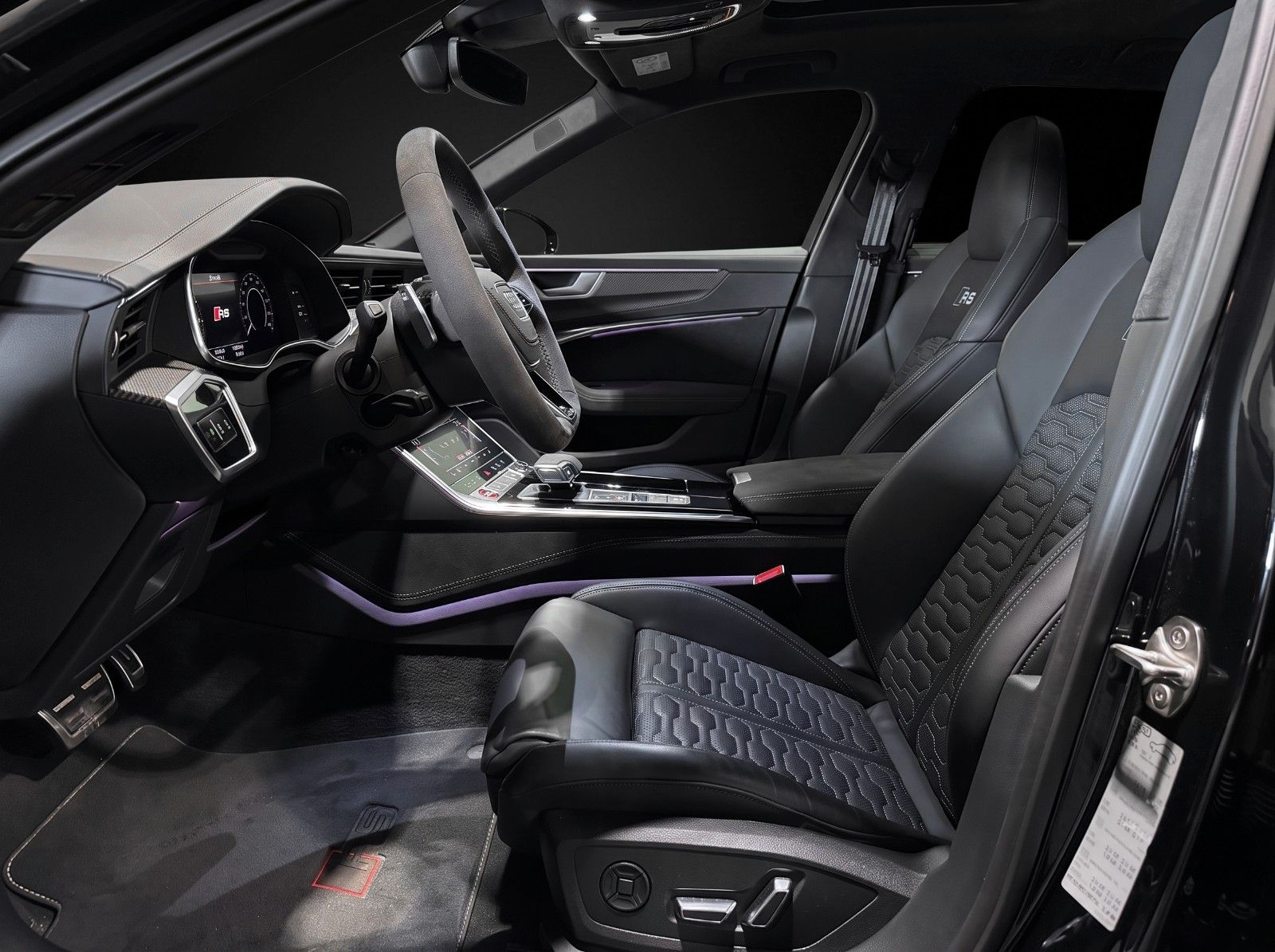 Fahrzeugabbildung Audi Audi RS6 Avant performance | B&O | Keramik