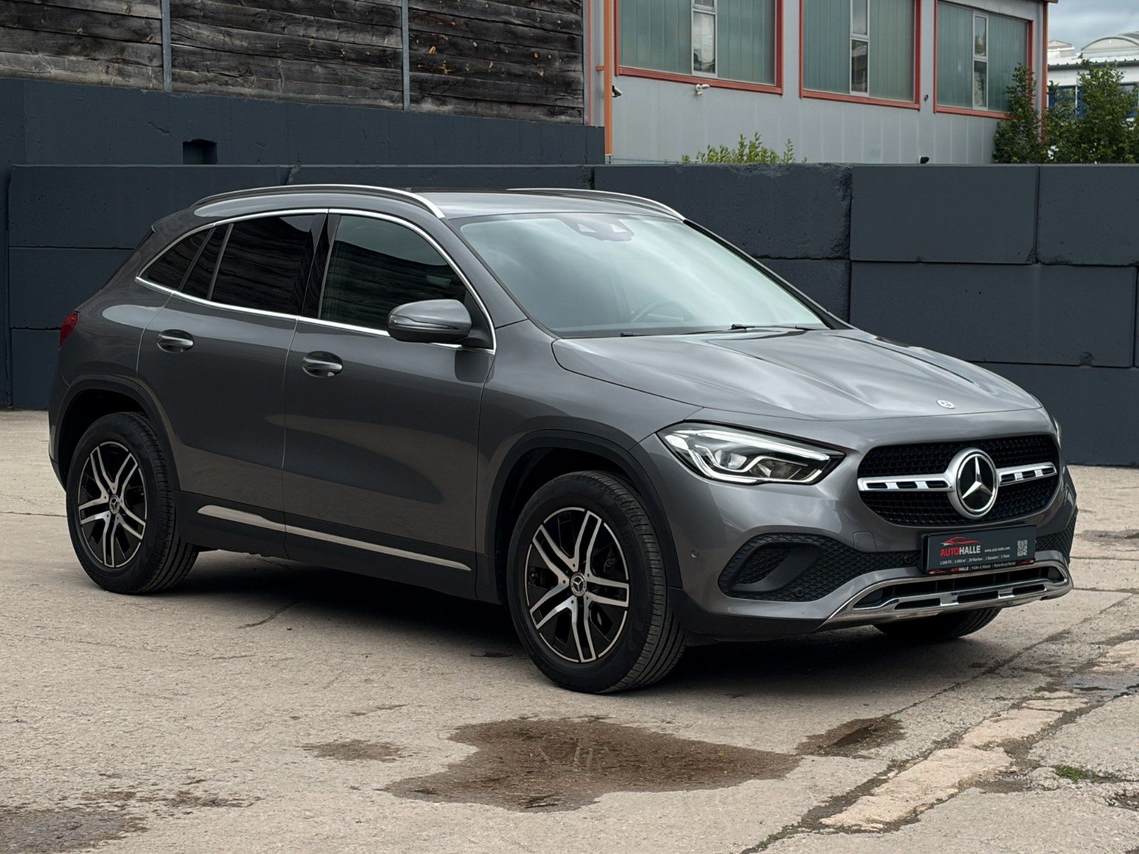 Fahrzeugabbildung Mercedes-Benz GLA 200 7G-DCT Progressive CarPlay Temp CAM AHK