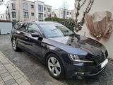 Skoda Superb 2.0 TDI DSG Style Combi Style (+ Dachbox)