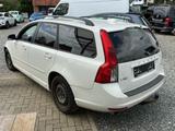 Volvo V50 D5 Summum, El Sitze Leder, AHK, GSHD - Volvo V50: Summum