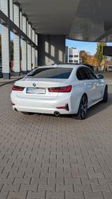 BMW 320i xDrive Luxury Line Aut. 8-fach bereift  - BMW 320 von privat
