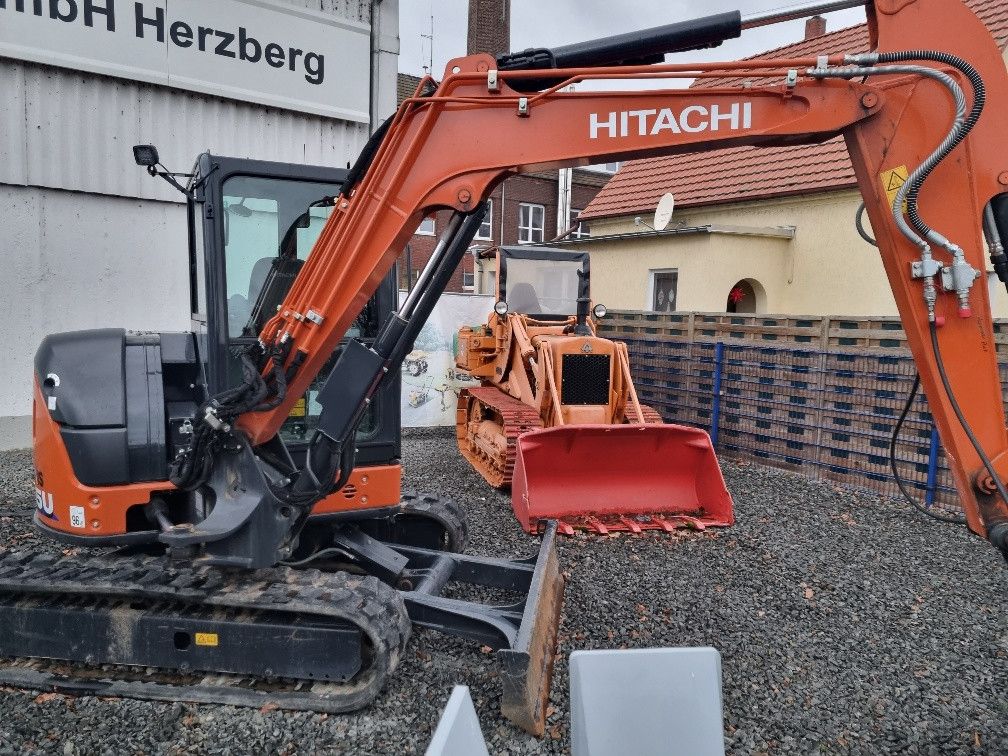 HITACHI ZX55U-6