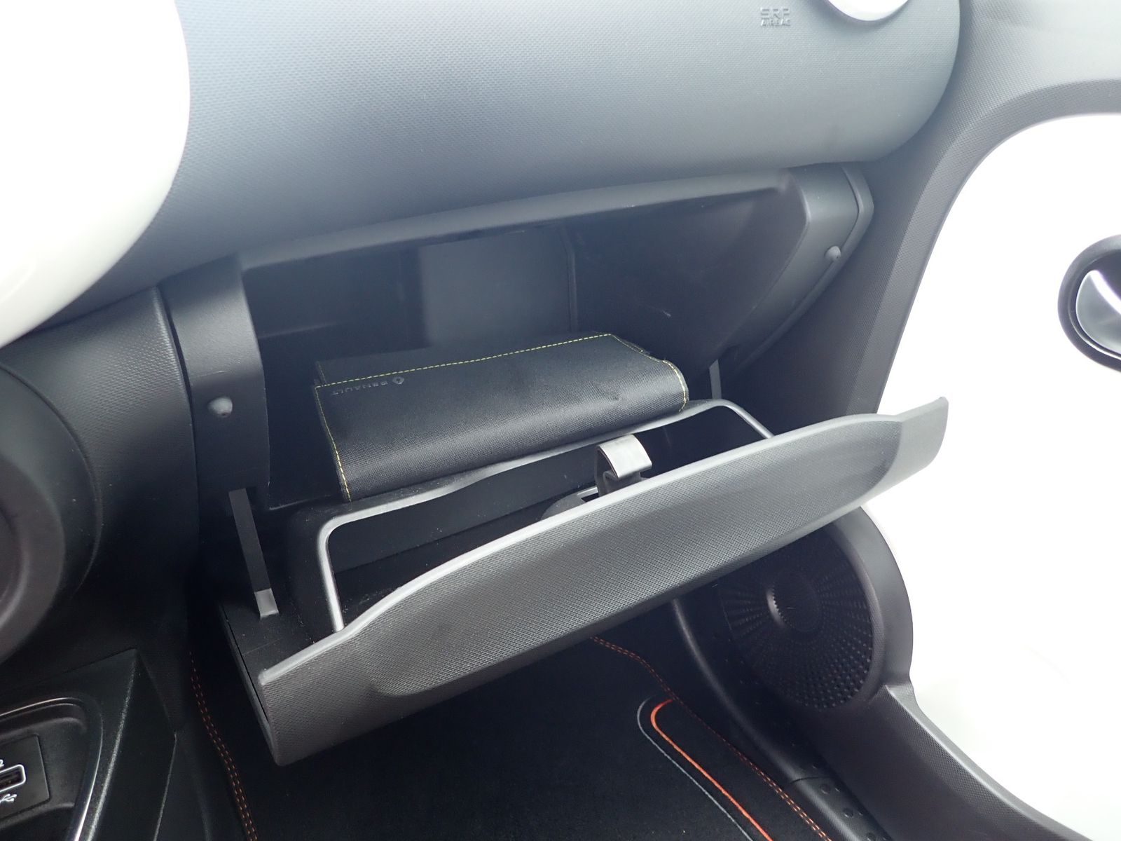 Fahrzeugabbildung Renault Twingo Vibes Electric/22KW/WKR/KAMERA/SH/KLIMA
