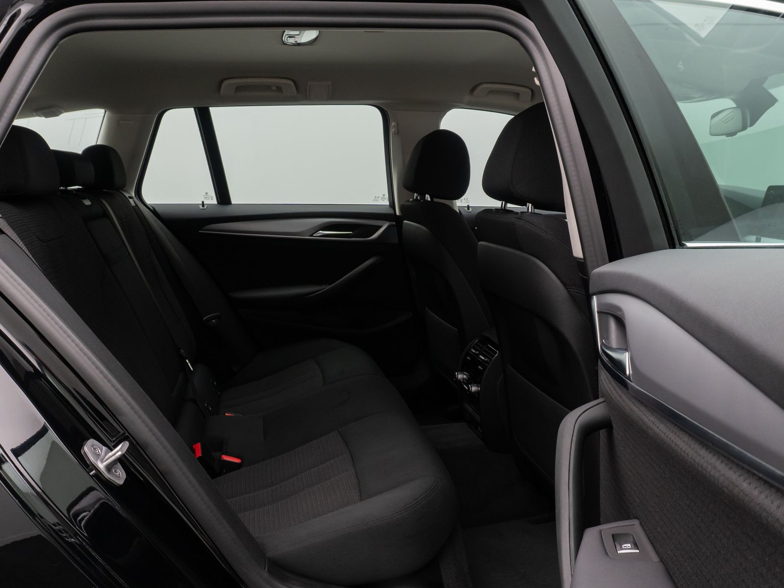 Fahrzeugabbildung BMW 520e GeschwindigReg DAB Kamera CockpitPro Alarm