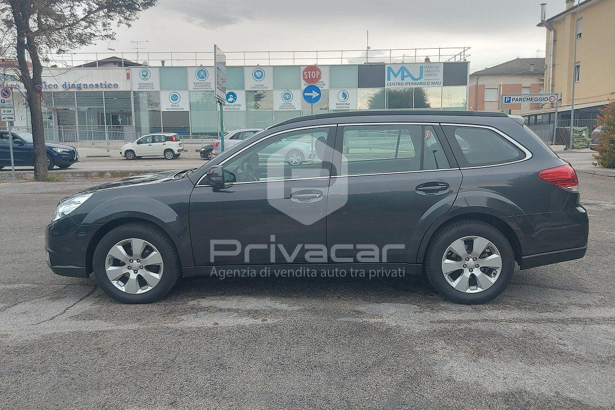Subaru Outback 2010 — photo 8
