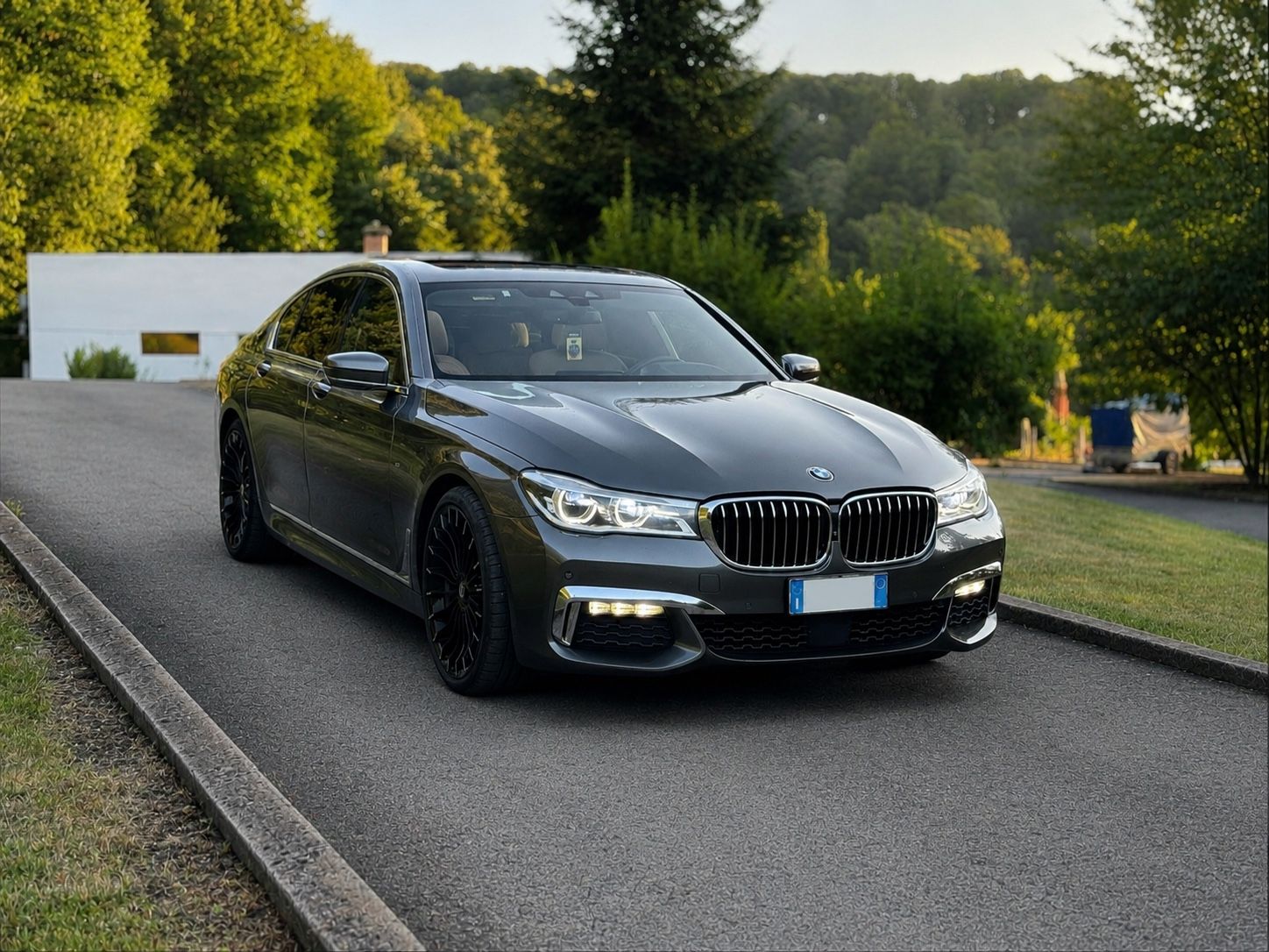 2016 BMW 730