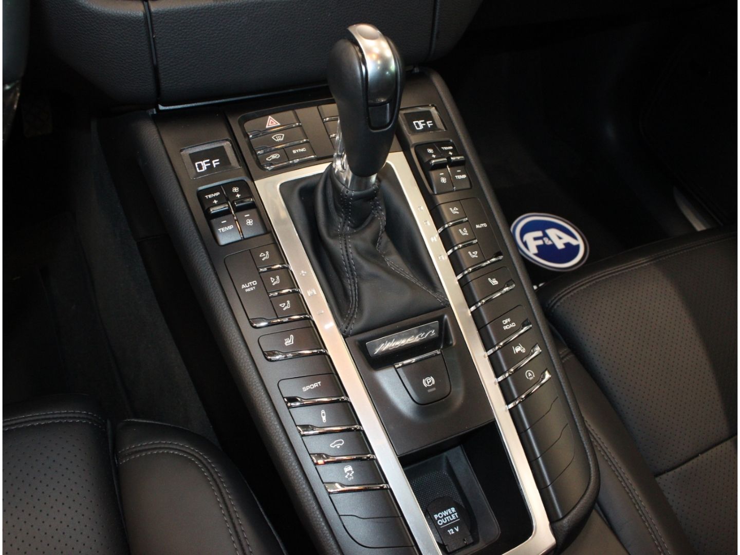 Fahrzeugabbildung Porsche Macan S Diesel Sport Design 1. Hand*Pano*Bose