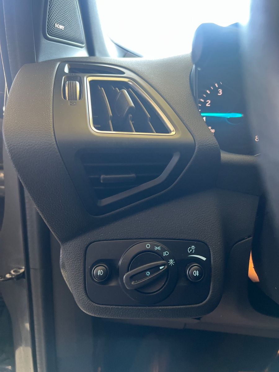 Fahrzeugabbildung Ford Kuga ST-Line Automatik
