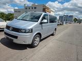 Volkswagen T5 Caravelle/9 sitze/KLIMA Hinten/erste Hand - VW T5 Caravelle von 2013
