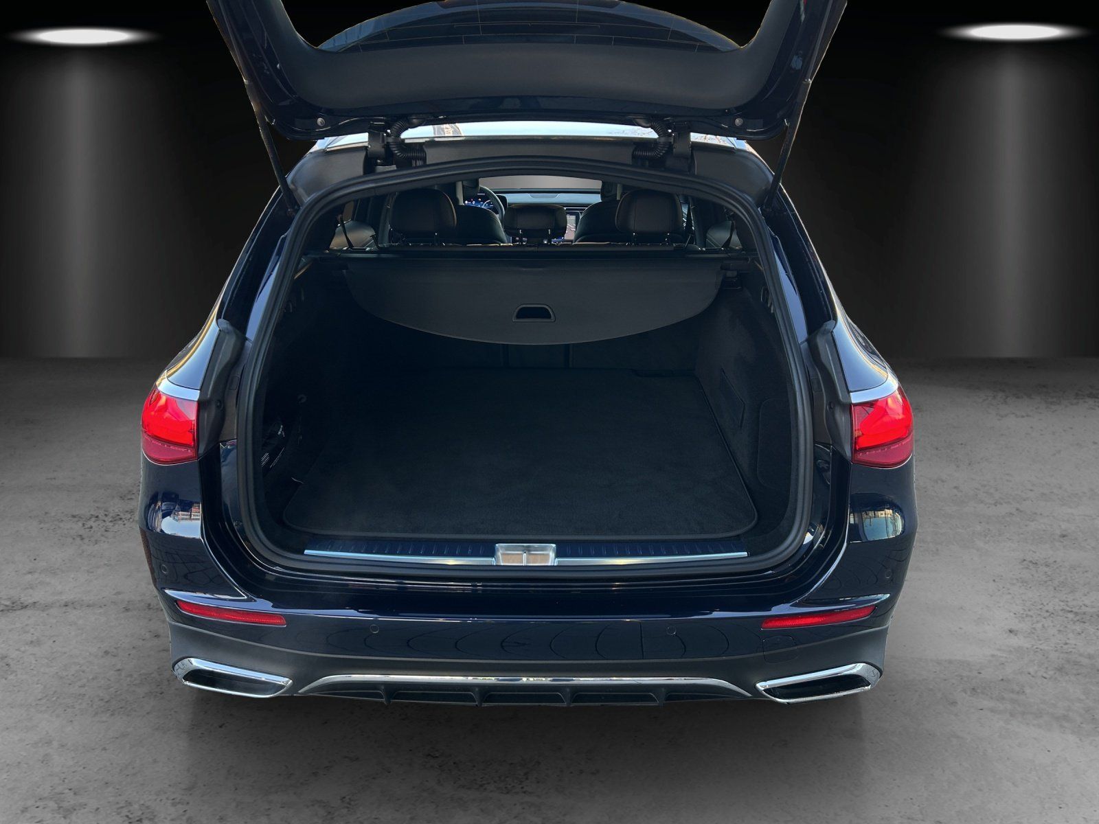 Fahrzeugabbildung Mercedes-Benz E220d T AMG Adva+ DISTRO Pano AHK Sitzklim KeyGo