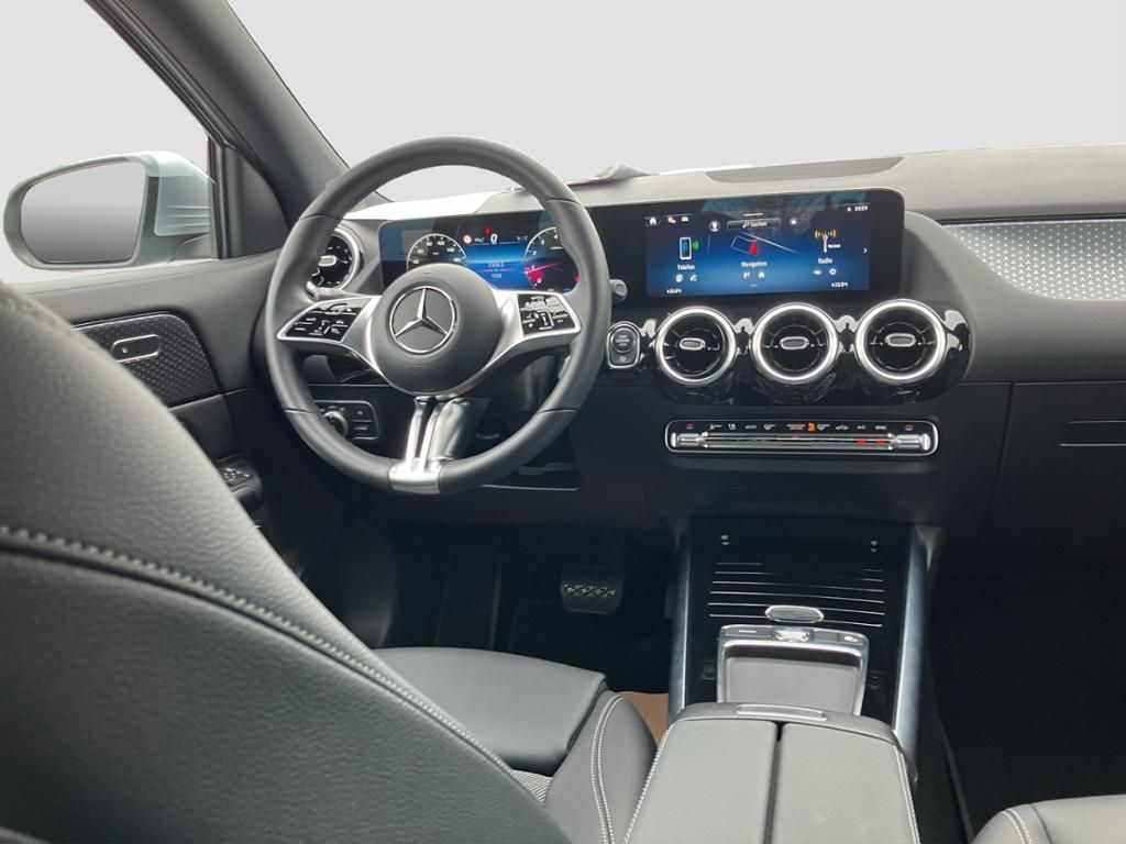 Fahrzeugabbildung Mercedes-Benz GLA 200 el. Heckklappe*LED*Kamera*AHK*PDC