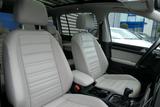 Volkswagen Touran Highline Panorama Leder LED Top Zustand! - VW Touran Gebrauchtwagen in Köln
