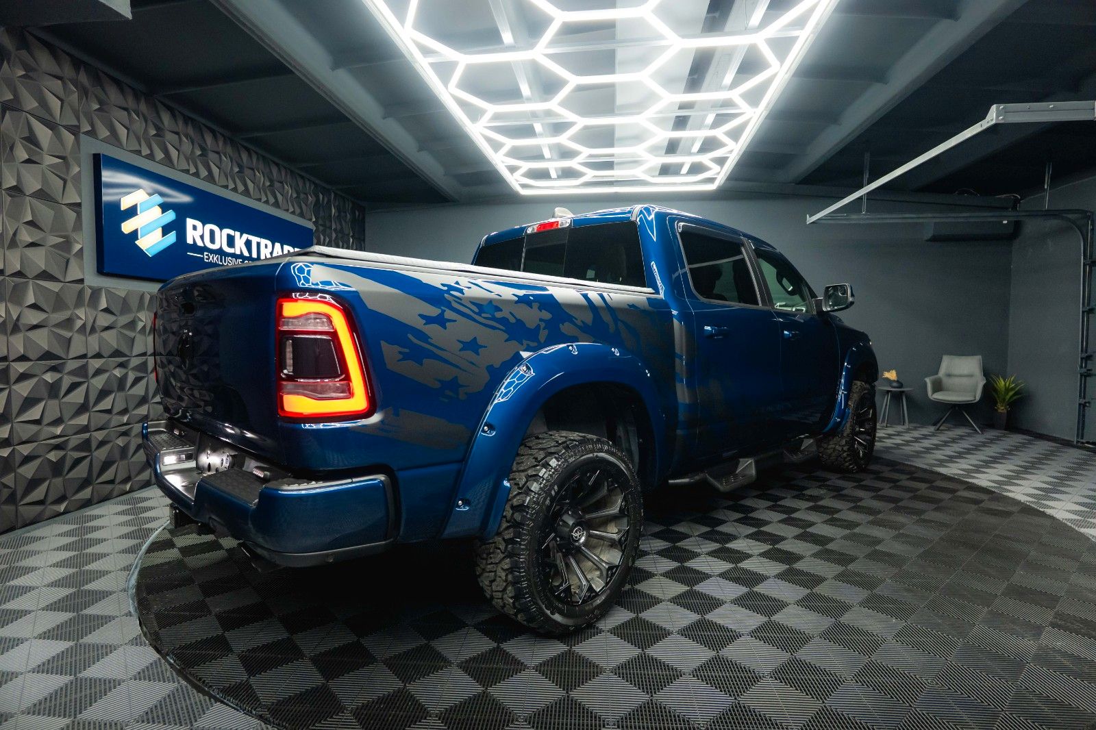 Fahrzeugabbildung Dodge RAM 5.7 V8 HEMI 4x4 OFFROAD Night Limited 19%