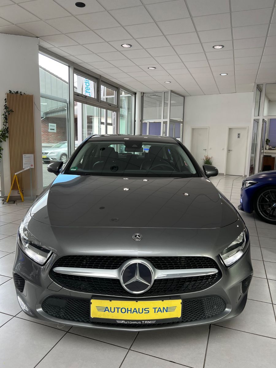 Fahrzeugabbildung Mercedes-Benz A 250 *AMBIENTE-BELEUCHTUNG*MEMORY-SITZE*
