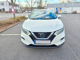 Nissan Qashqai 1.6 DIG-T N-CONNECTA N-CONNECTA - Nissan Qashqai mit Benzin-Antrieb: Limousine
