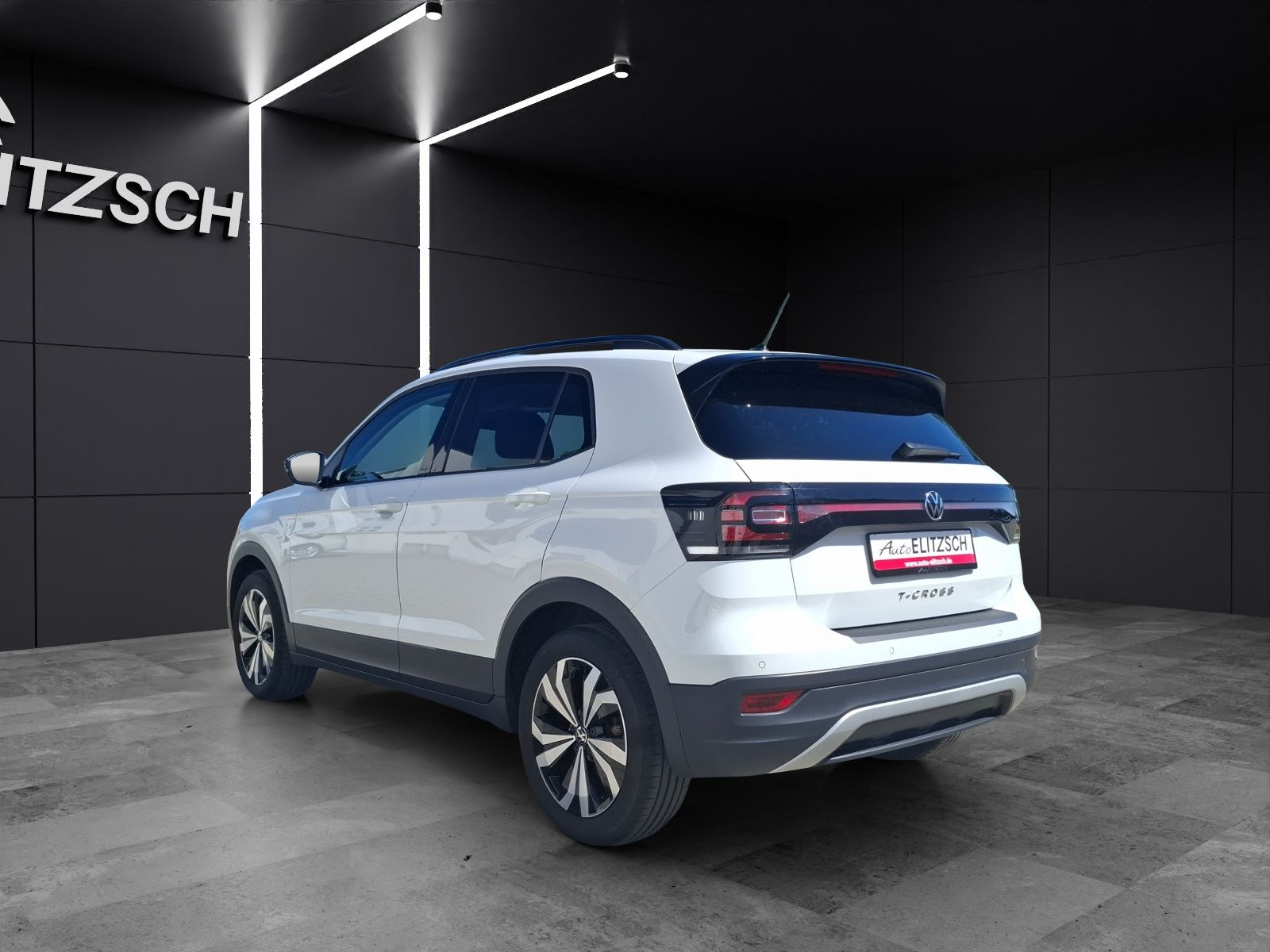Fahrzeugabbildung Volkswagen T-Cross TSI Life LED Navi GRA PDC SHZ 17"