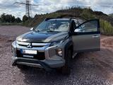 Mitsubishi L200 DC 2.2 Plus MT Double Cab - Offr - Mitsubishi L200: Von Privat