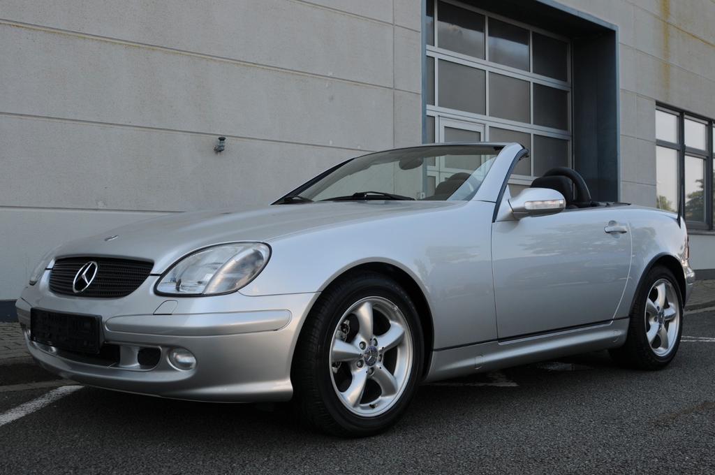 Mercedes-Benz SLK 320