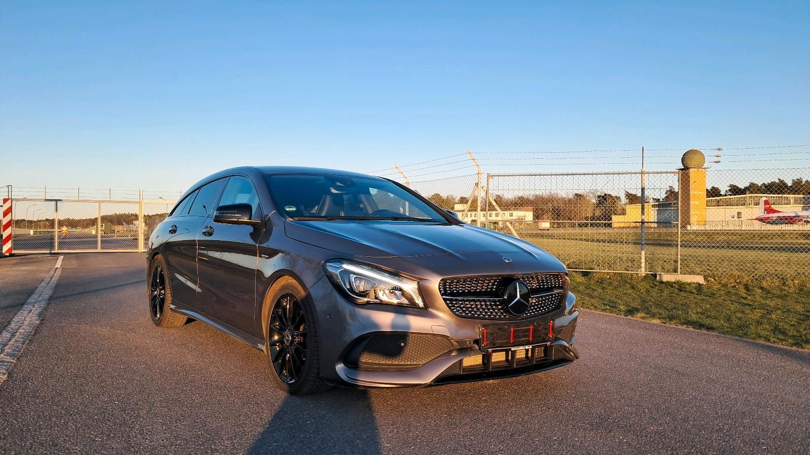 MERCEDES-BENZ Mercedes Benz CLA 180 Shooting Brake-AMG Line
