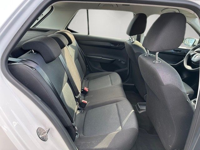 Fahrzeugabbildung SKODA Fabia 1.0l Active ANSCHLUSSGARANTIE+KLIMA+DAB-RA