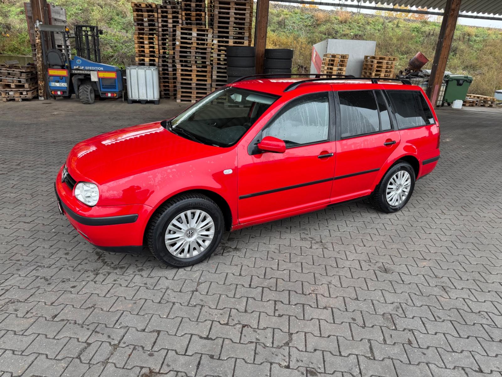 Volkswagen Golf 2005 — вигляд ззаду
