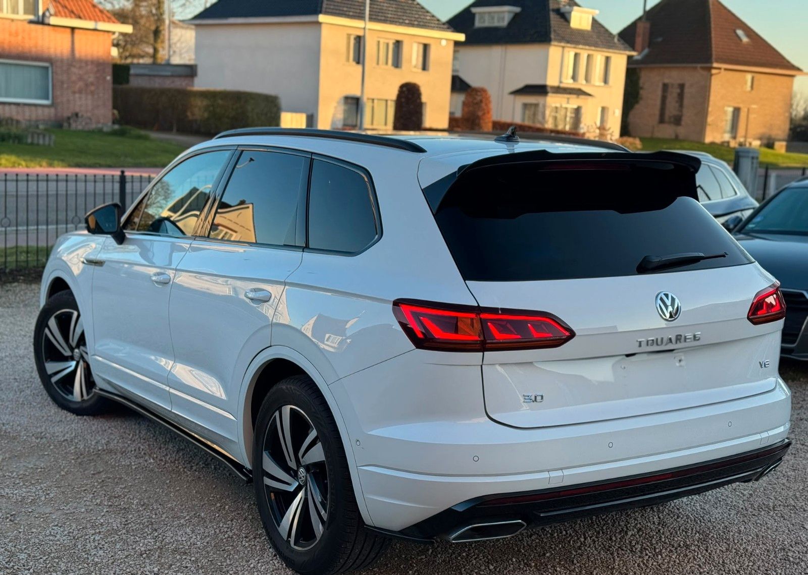 Volkswagen Touareg 3.0 TDI R-Line 4M"MAX-VOLL"NO-HYBRID ! imagem 2