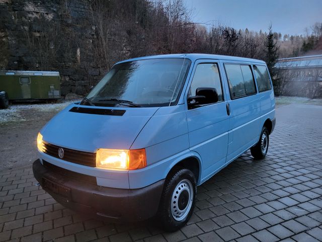 Volkswagen T4 9-Sitzer 2,5l Benziner TüV u. Service neu!