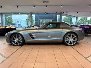 صورة 8 لـ 2011 Mercedes-BENZ SLS AMG