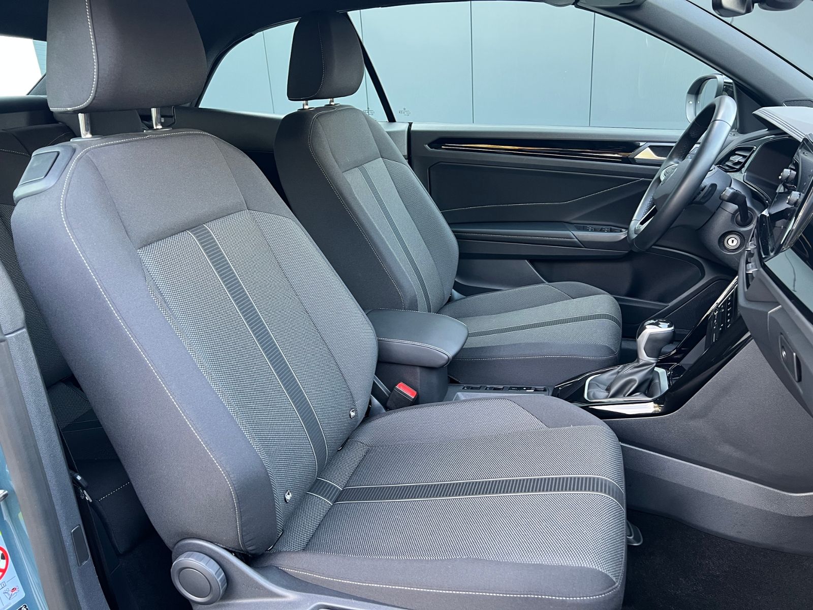 Fahrzeugabbildung Volkswagen T-Roc Cabriolet Style 1.5 TSI DSG *AHK, BlackSty