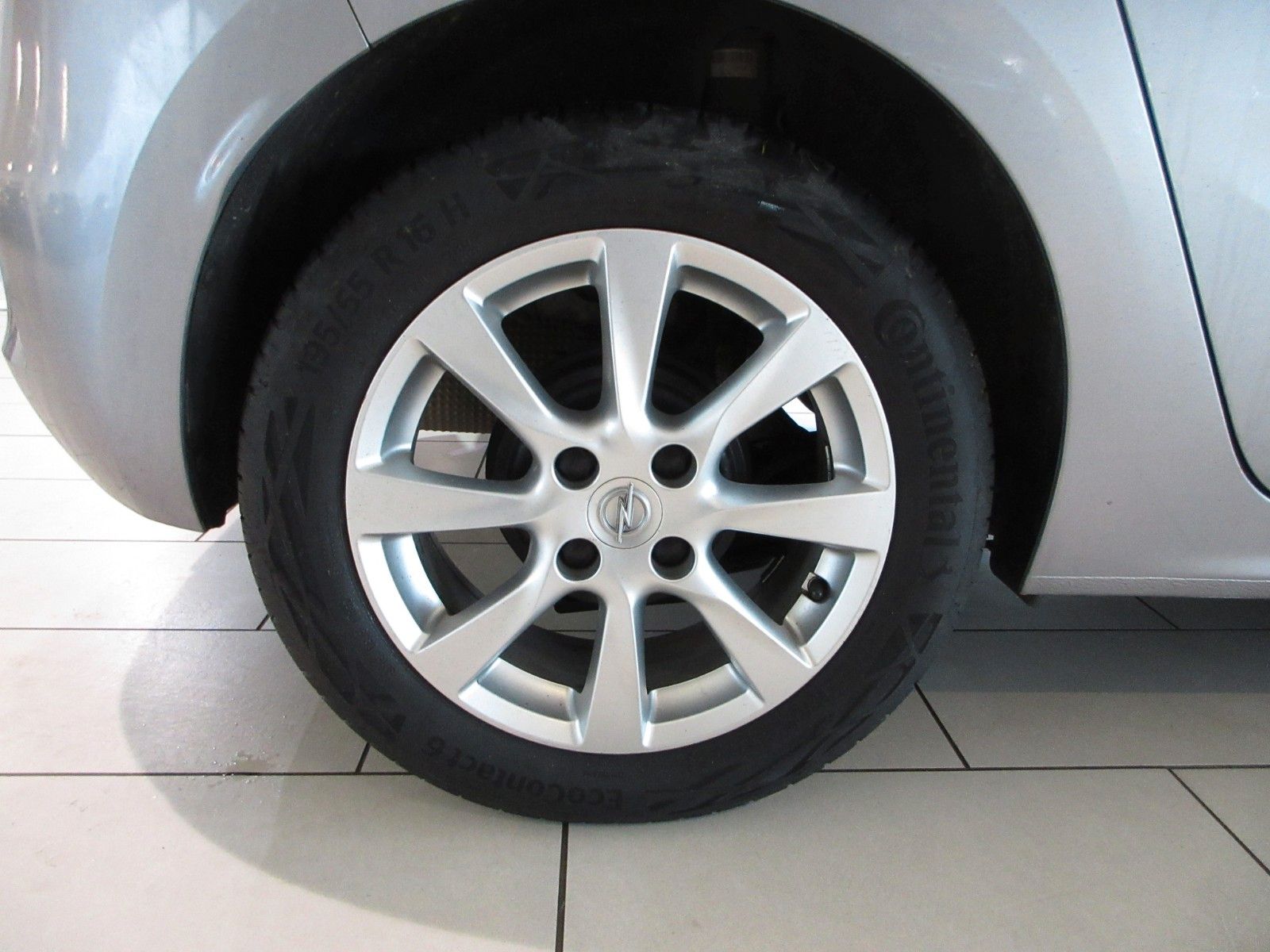 Fahrzeugabbildung Opel Corsa F Edition 1.2 LED/NAVI/PDC/ALU/TEMPOMAT