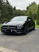 Mercedes-Benz CLA 250 Shooting Brake AMG Line LED  - schwarze Mercedes-Benz CLA 250 Shooting Brake