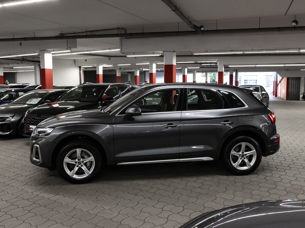 Audi Q5 50 TFSI e quattro S line Matrix AHK imagem 3