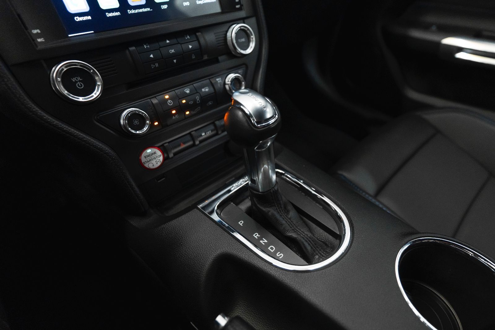 Fahrzeugabbildung Ford Mustang Ecoboost 2,3L KAM NAV LEDER Sitzh