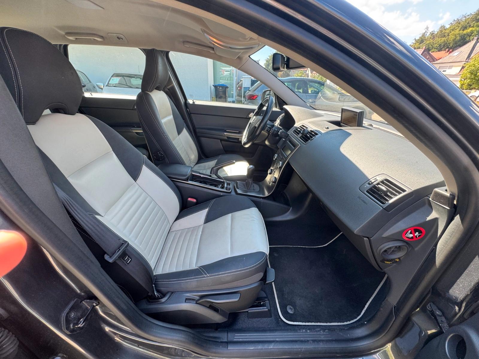 Volvo V50 Kombi D2 R-Design Pro Edition