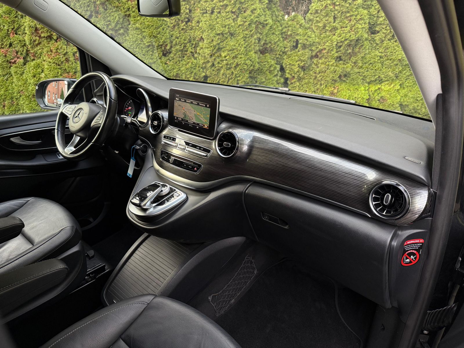 Fahrzeugabbildung Mercedes-Benz V 300 d 9G Avantg Extralang LED+SHZ+KAM+LEDER+8S