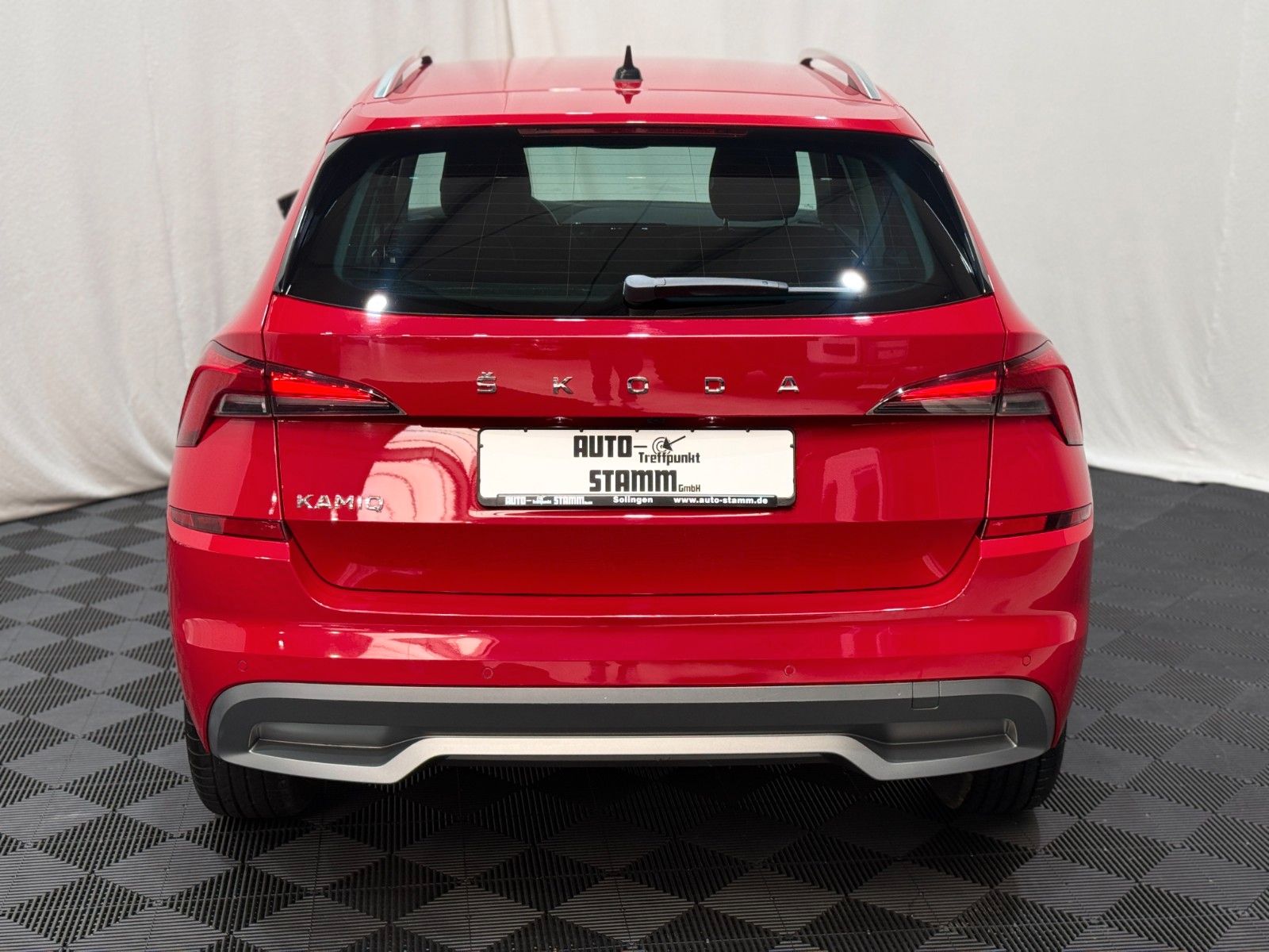 Fahrzeugabbildung SKODA Kamiq Ambition 1.0TSI / Android-Apple CarPlay