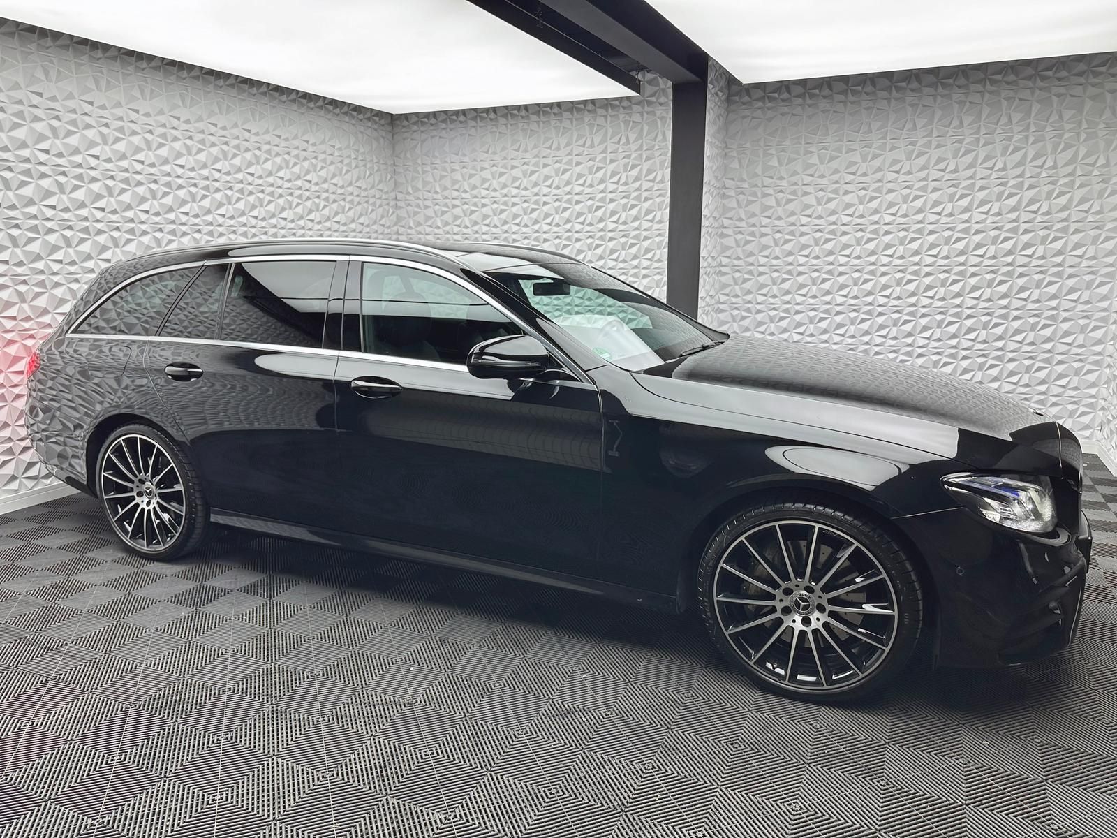 Fahrzeugabbildung Mercedes-Benz E 400d AMG/4MATIC/DISTRO/PANO/AHK/360°/MBUX/DAB+