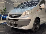 Opel Vivaro Kasten/ L1H1 2,7t /HU.8.26/AHK/ 9.SITZER - Opel Vivaro: Kleinbus