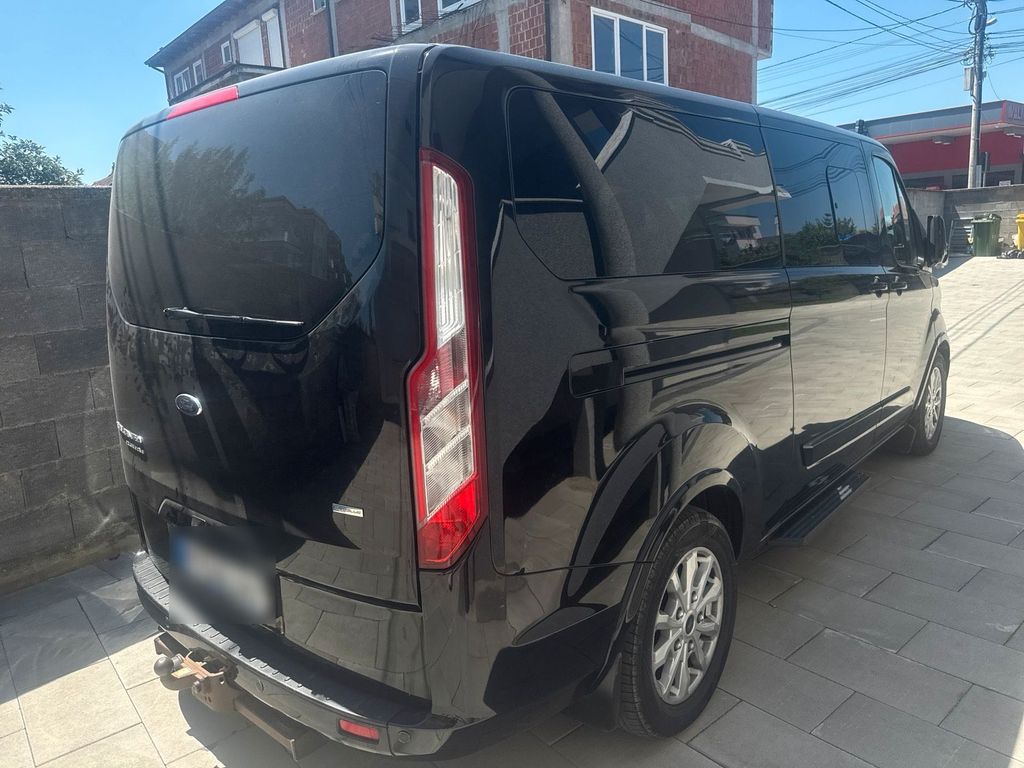 Image of Ford Tourneo