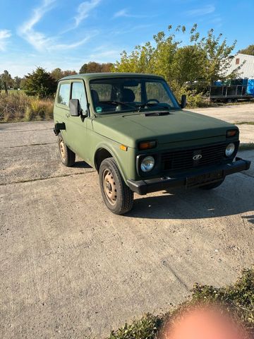 Lada Niva  1,7 Benzin Tüv Neu