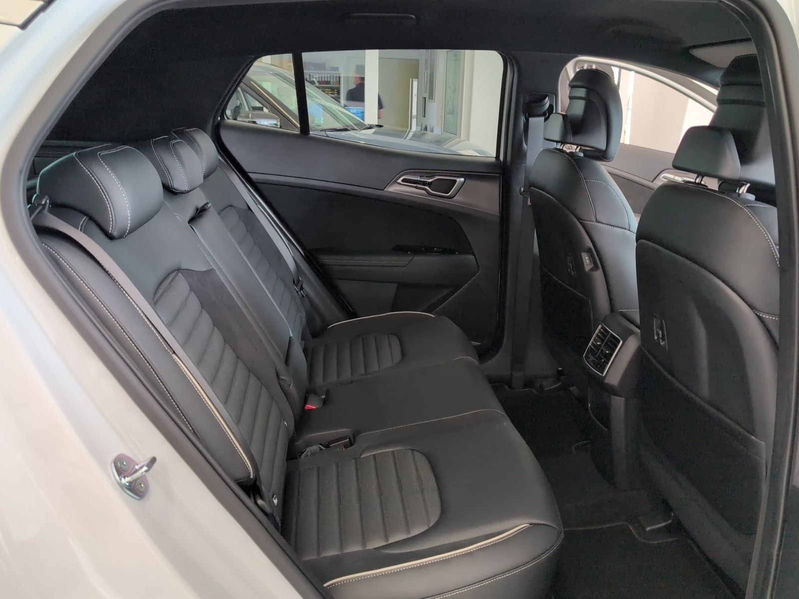 KIA Sportage 1.6 T-GDI PHEV GT-Line AWD Sound – Bild 11