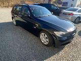 BMW 320 3 Touring 320d - BMW 320 aus 2008: Kombi