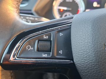 Skoda Superb Combi 2.0 TDI L&K AHK+KeyLess+LED+Navi