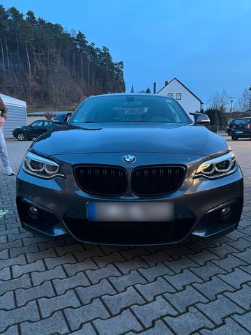 BMW 220i F22