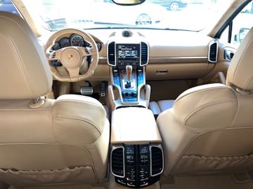 Porsche Cayenne - 10