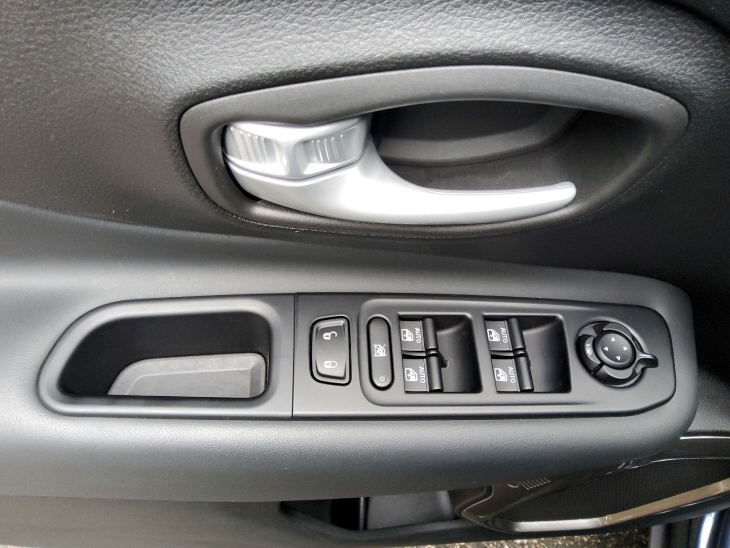 Fahrzeugabbildung Jeep Renegade S-Edition Navi Winterpaket