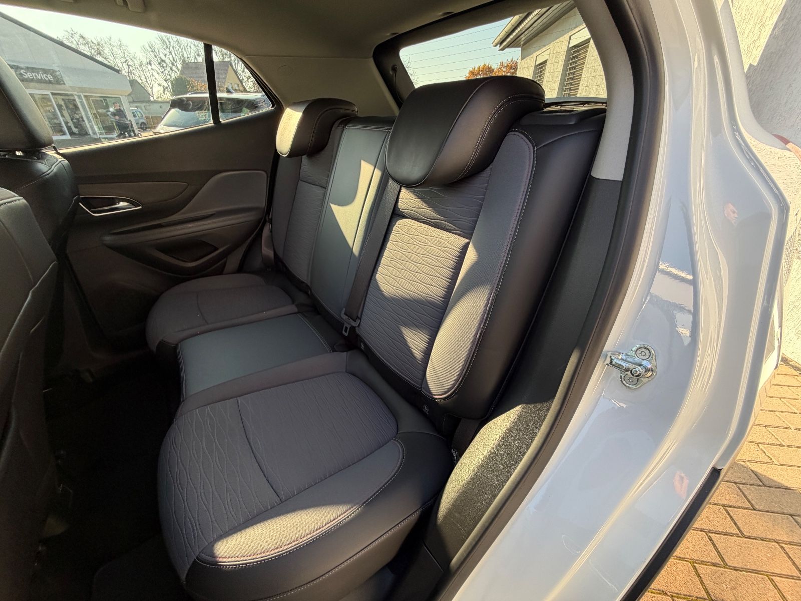 Fahrzeugabbildung Opel Mokka Color Innovation