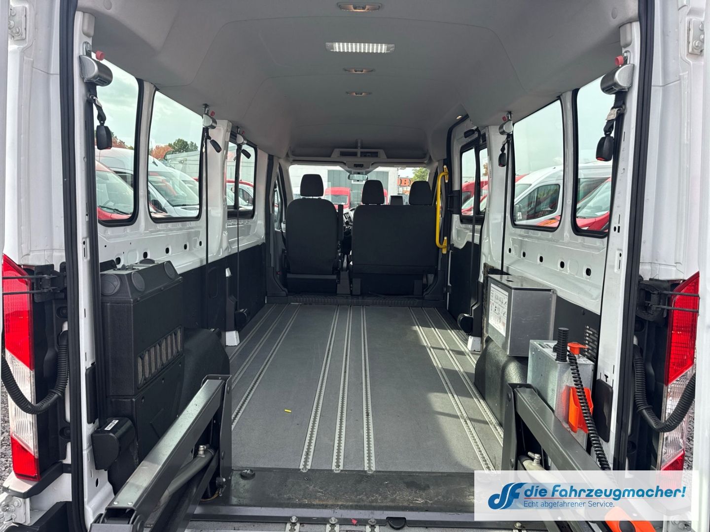 Fahrzeugabbildung Ford Transit Kombi 350 L3 Trend 2.2 TDCi DPF *1683 *K