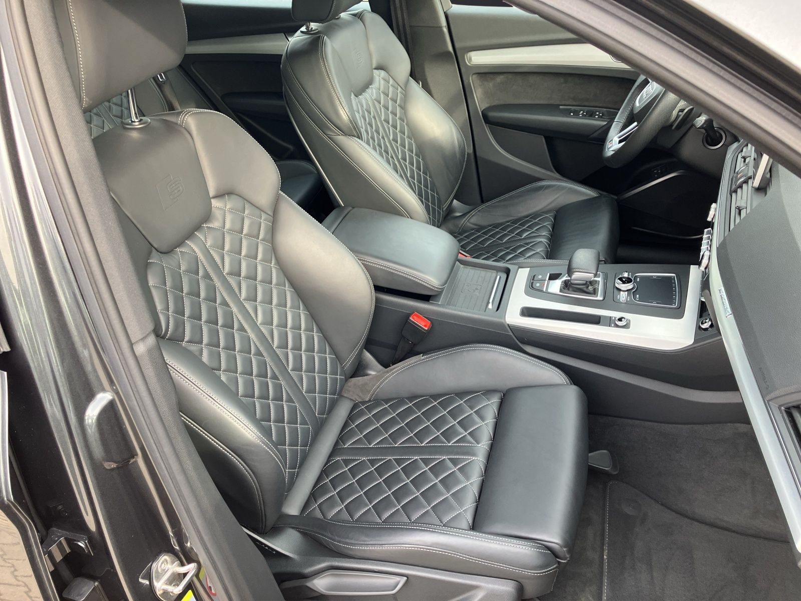 Fahrzeugabbildung Audi Q5 50 TFSI e Q sport S line S tronic LUFT MATRIX