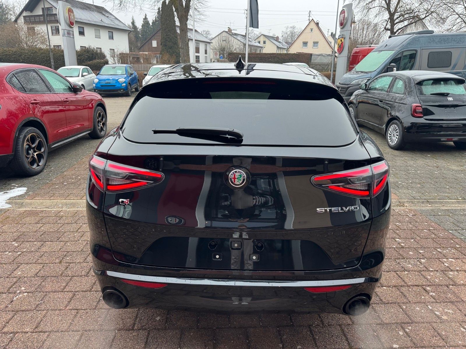 Fahrzeugabbildung Alfa Romeo Stelvio VELOCE 280 PS AT8 - Q4 AHK PANORAMA